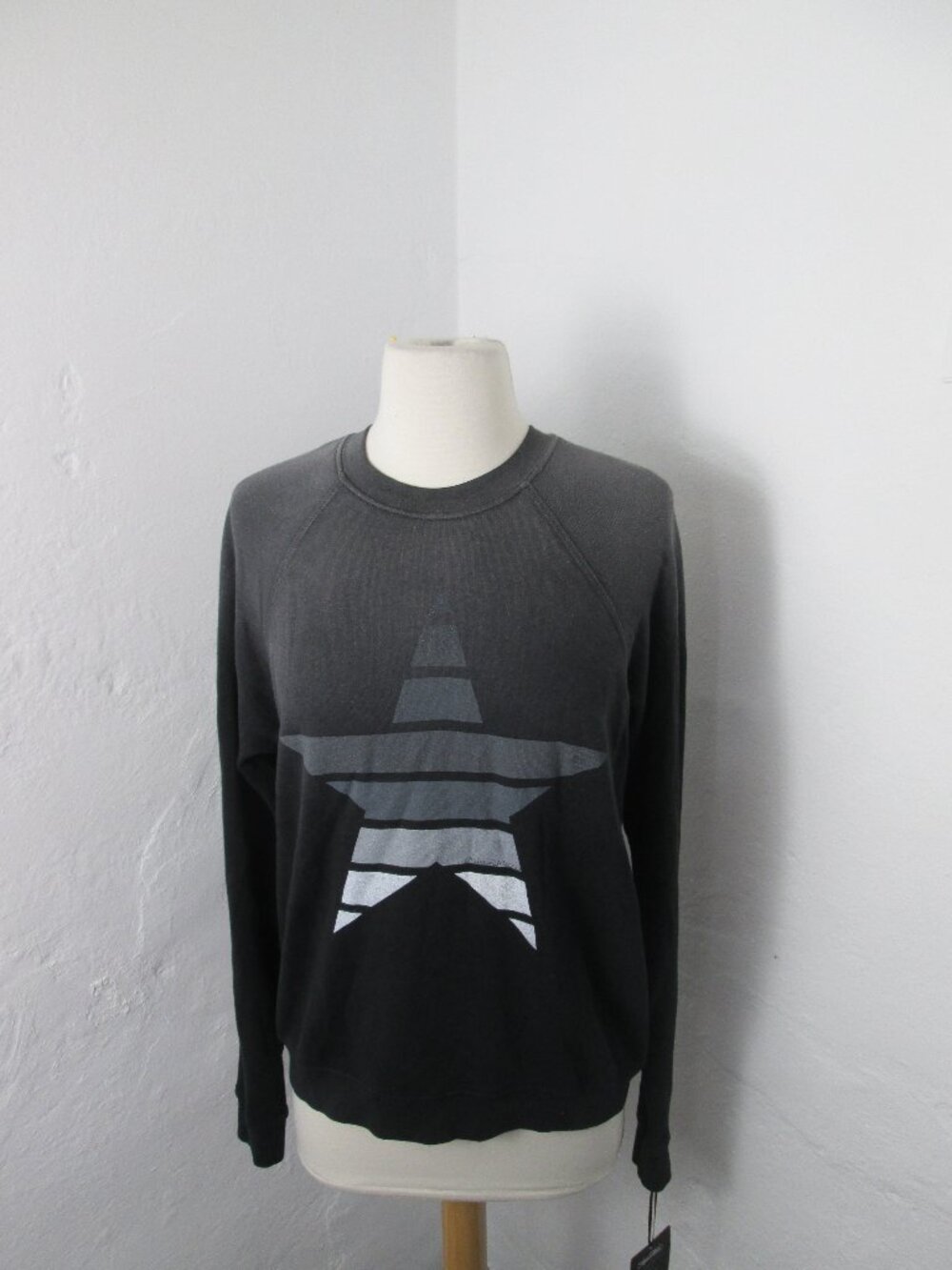 NEW Lauren Moshi Women's McKinley Gray Ombre Star Pullover T-Shirt Size XS